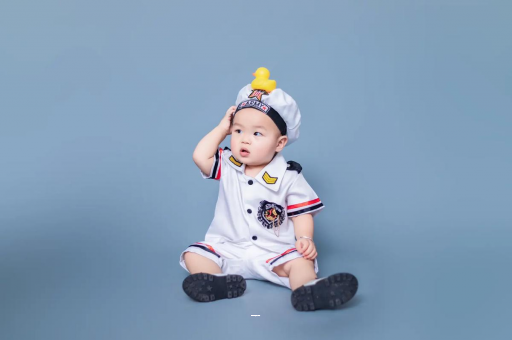 凤城宝宝老摇头怎么回事