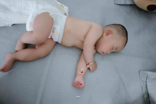 凤城孕妇显怀早的原因